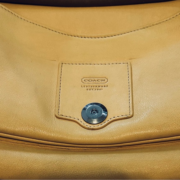 Vintage Coach Maize Smooth Leather Shoulder Bag with Buckle Accents - Picture 3 of 12
